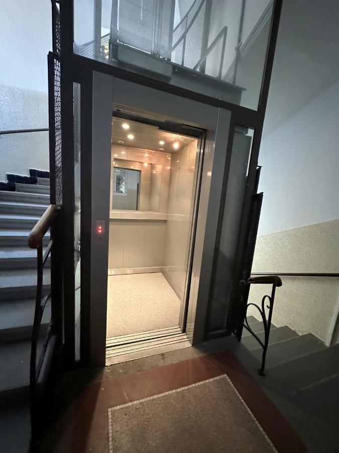 Gorkeho Apartment In City Centre Bratislava Exteriör bild