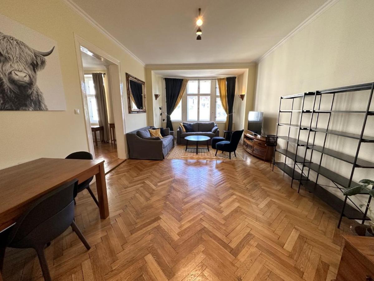 Gorkeho Apartment In City Centre Bratislava Exteriör bild