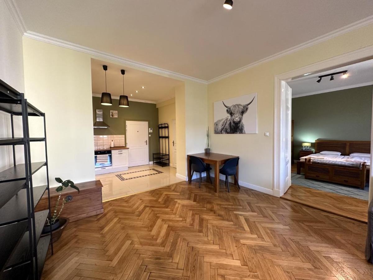 Gorkeho Apartment In City Centre Bratislava Exteriör bild
