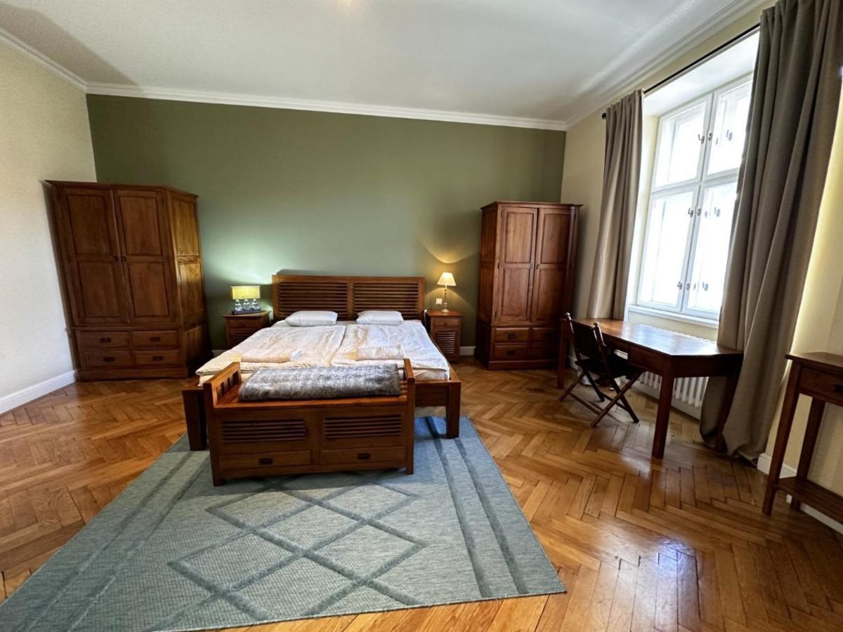 Gorkeho Apartment In City Centre Bratislava Exteriör bild