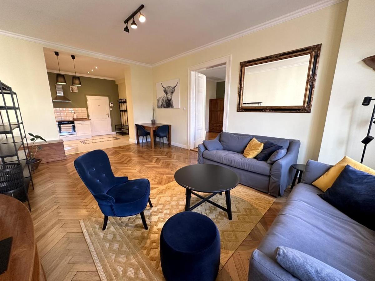 Gorkeho Apartment In City Centre Bratislava Exteriör bild