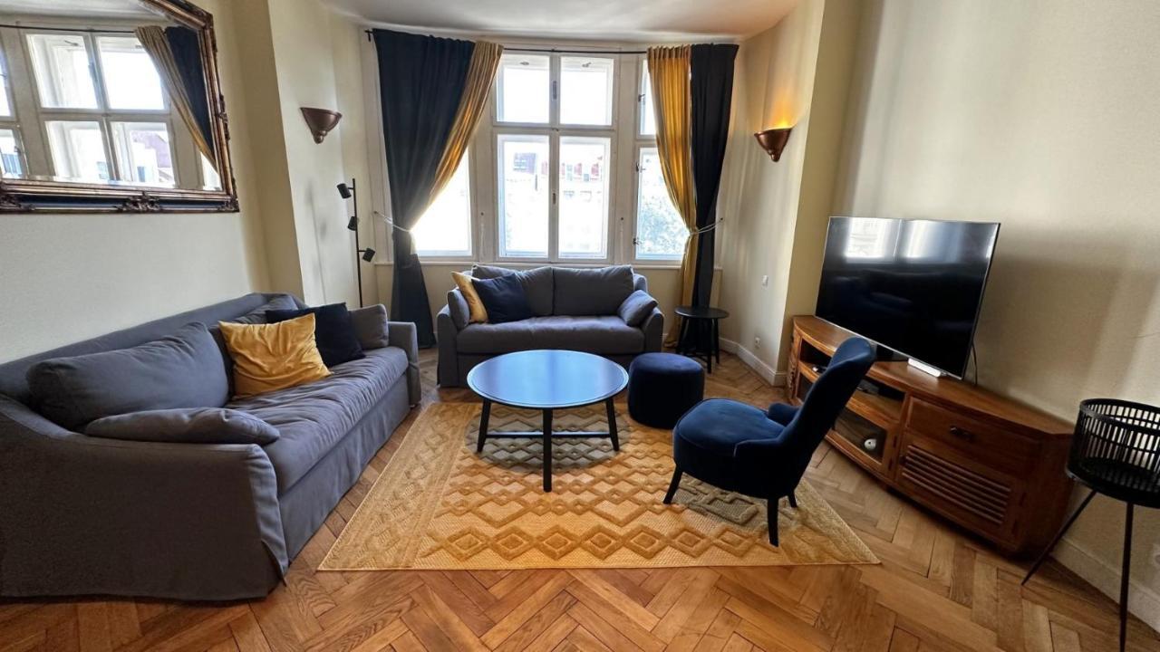 Gorkeho Apartment In City Centre Bratislava Exteriör bild